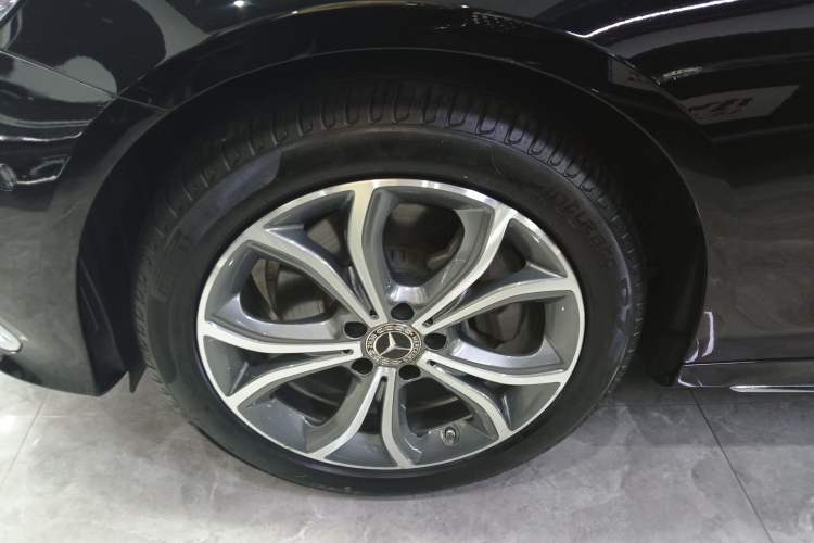 Used Mercedes-Benz E-Class 2023 Restyled E 300 L Sporty and Stylish Edition
