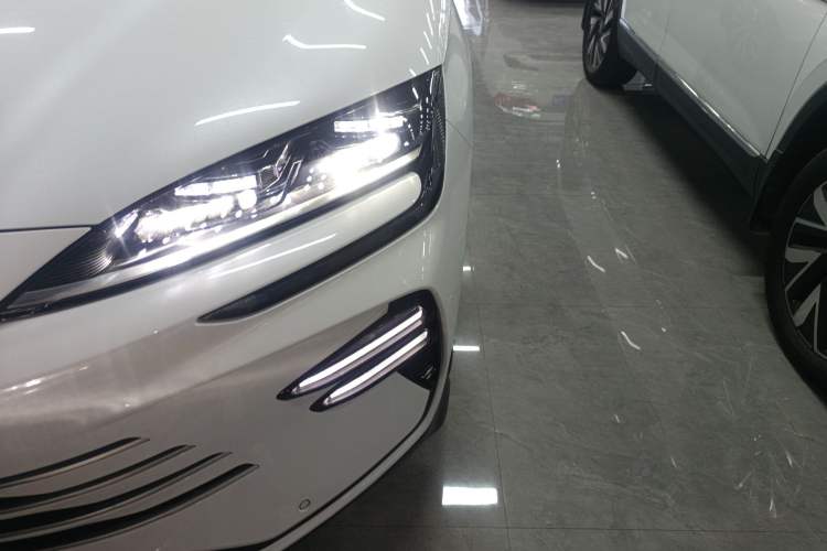 Used BYD Song PLUS New Energy 2024 HONOR Edition DM-i 110km Flagship PLUS
