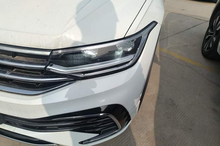 Used Volkswagen Tiguan L 2024 Outstanding Model 330TSI Automatic Two-Wheel Drive R-Line Dragon Glory Edition
