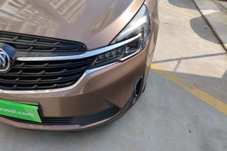 Used Buick GL8 2021 Land Cruiser Executive Class 652T Luxury Model
