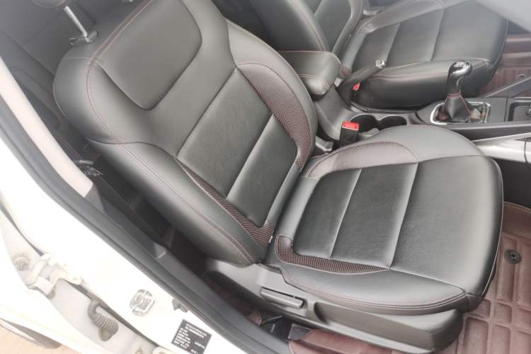 Used Changan CS35 2016 1.6L Manual Luxury Model China V Standard
