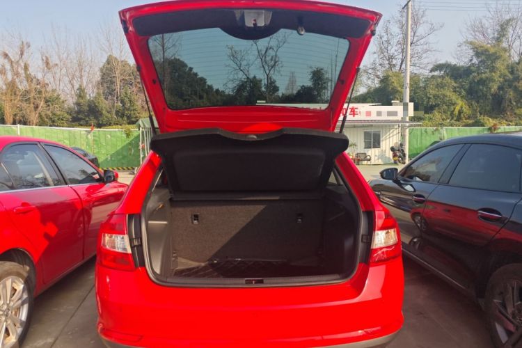 Used Skoda Rapid Spaceback 2014 1.6L Automatic Enjoyment Edition
