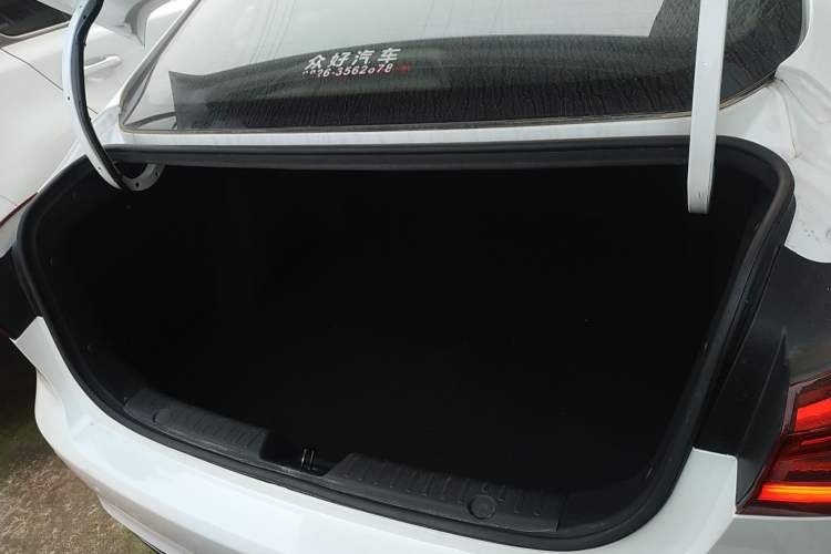 Used Changan Eado 2019 High-Energy Edition 1.6L GDI Manual Pioneer Model China VI Standard
