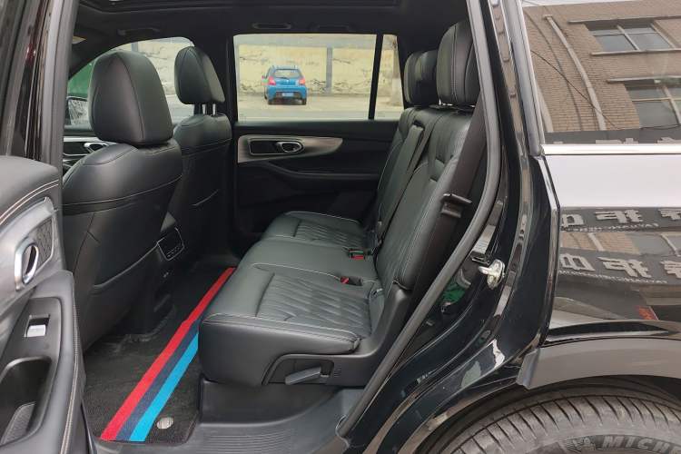 Used GAC Trumpchi GS8 2024 Linghang Series 2.0 TGDI Two-Wheel Drive Luxury Smart Connectivity Version
