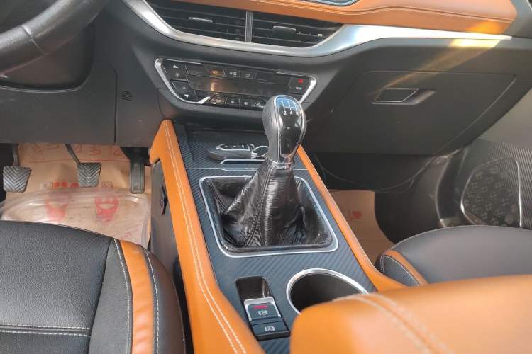 Used Zotye T300 2017 1.5L Manual Luxury Model
