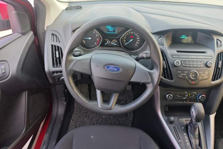 Used Ford Focus 2015 Hatchback 1.6L Automatic Comfort Model
