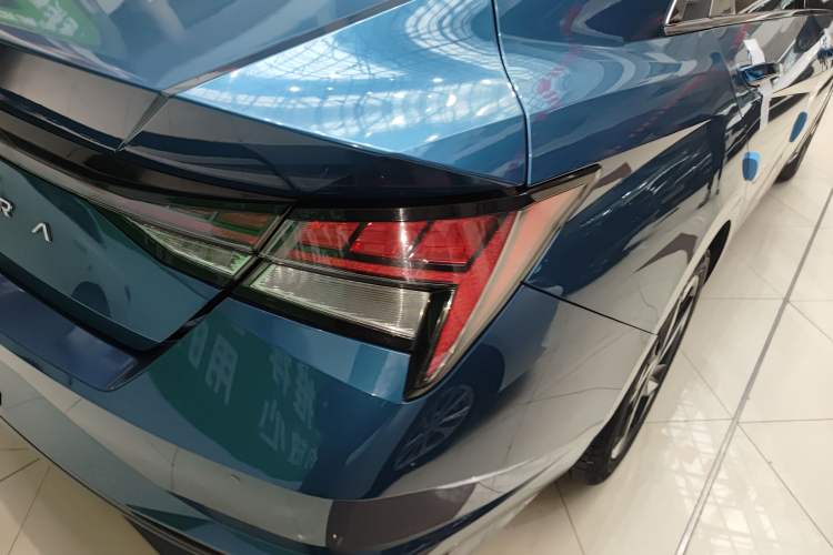 Used Hyundai Elantra 2021 1.5L CVT LUX Prestige Edition
