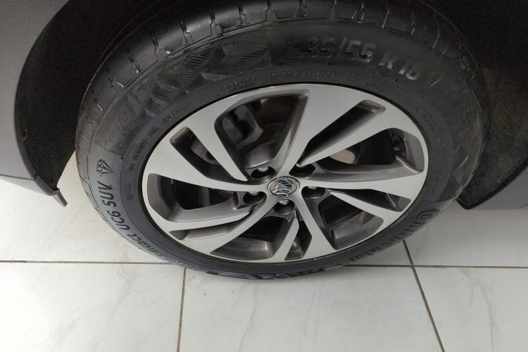 Used Buick Envision 2022 Encore S 652T Two-Wheel-Drive Luxury Model
