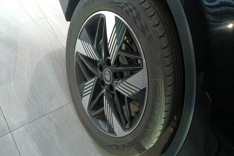 Used BYD Tang New Energy 2024 DM-i Glory Edition 112KM Prestige Model