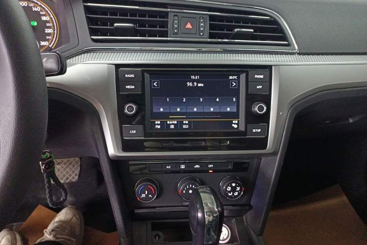 Used Volkswagen Lamando 2019 230TSI DSG Fashion Edition China VI