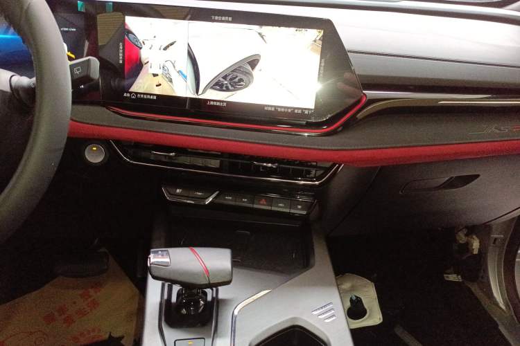 Used Changan X5 PLUS 2024 1.5T DCT ZhiZun Version
