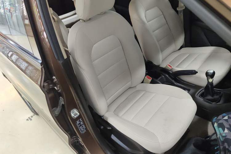 Used Wuling Hongguang 2018 1.5L S Standard Version L2B
