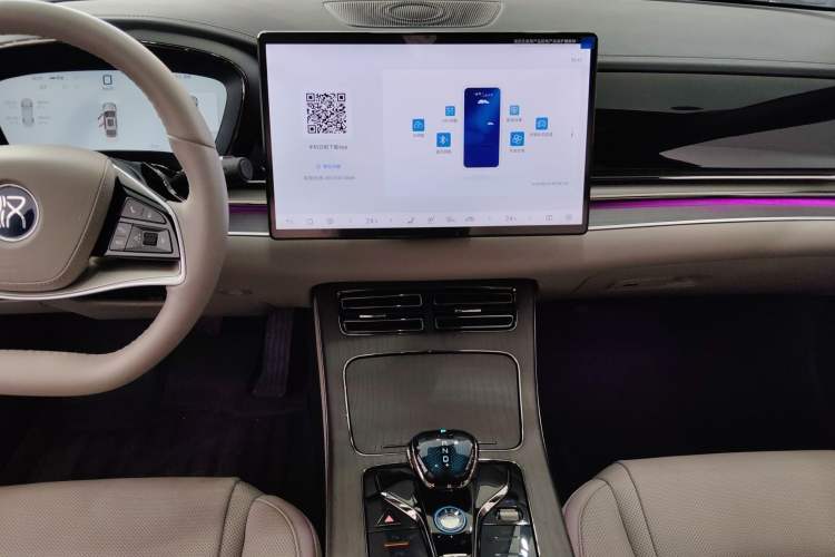 Used BYD Han 2025 EV with 701 km of Laser Radar-Enabled Intelligent Driving