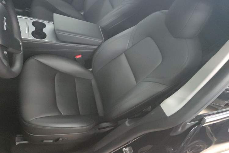 Used Tesla Model Y 2021 Long-Range All-Wheel-Drive Version 3D7
