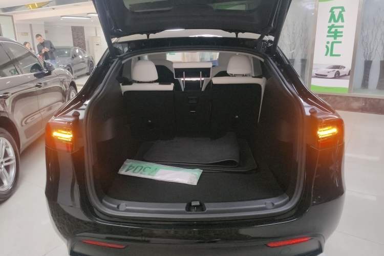 Used Tesla Model Y 2021 Long-Range All-Wheel-Drive Version 3D7
