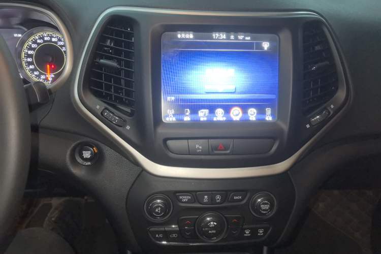 Used  Cherokee 2017 2.0L Superior Edition