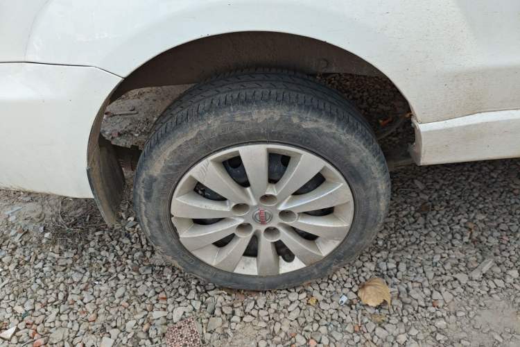 Used Jinbei Gold Hiace M Classic 2022 1.5L Engineering Lion Passenger Vehicle 6 Seats
