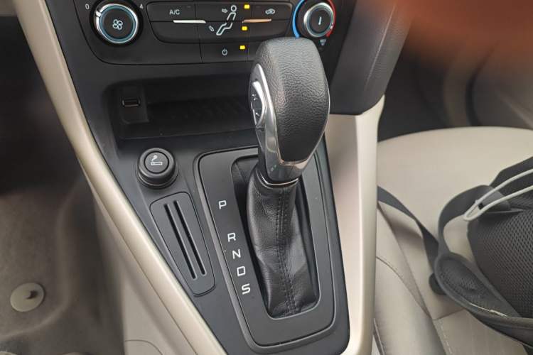 Used Ford Focus 2015 Sedan 1.6L Automatic Comfort Model
