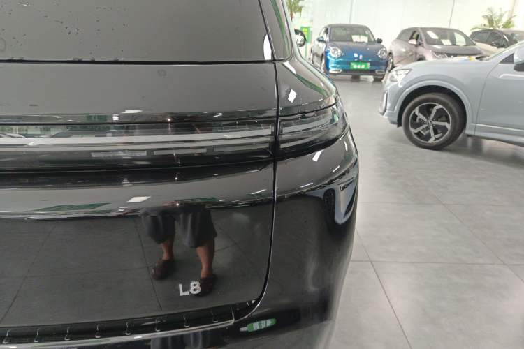 Used Li Auto L8 2023 Pro Model
