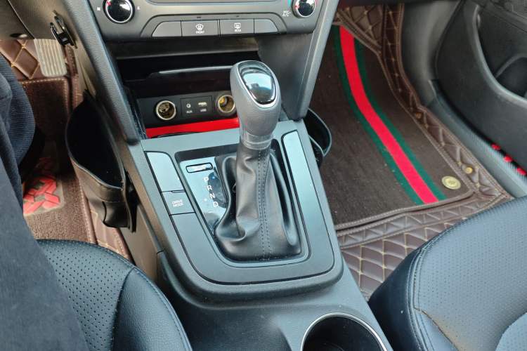 Used Hyundai Elantra 2016 1.4T Dual-Clutch Xuan Dong · Dynamic Version