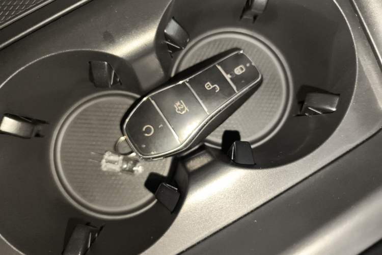 Used BYD Qin PLUS 2024 HONOR Edition DM-i 55KM Leading Model
