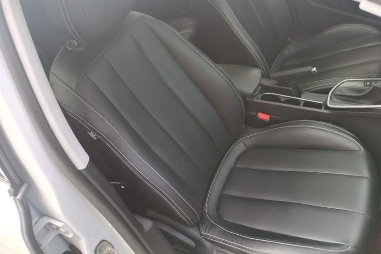 Used Peugeot 308 2016 1.6L Automatic Luxury Edition
