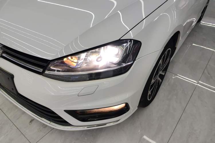 Used Volkswagen Golf 2017 280TSI Automatic R-Line Million-Vehicle Commemorative Edition
