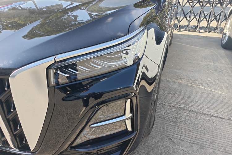 Used Hongqi HS5 2023 2.0T Qixiang Pro Edition
