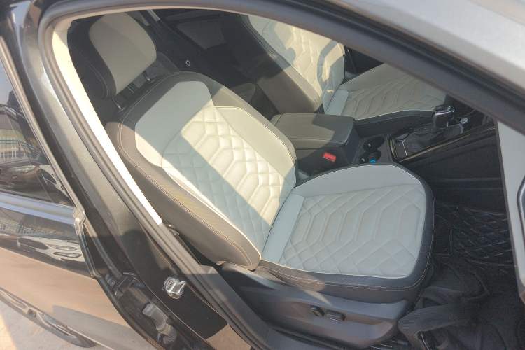 Used Volkswagen Tayron 2023 330TSI Two-Wheel-Drive Luxury Plus Advanced Version
