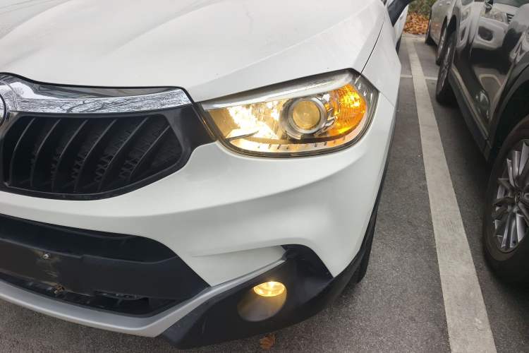 Used Brilliance V3 2015 1.5L Manual Smart Version
