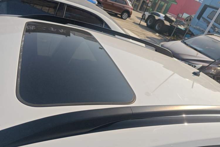 Used Kia KX Cross 2018 1.6L Automatic Dynamic Sunroof Version
