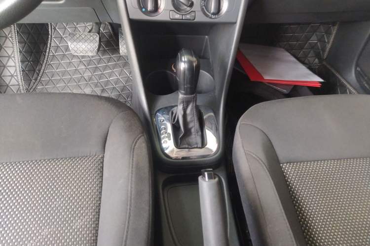 Used Volkswagen Polo 2013 1.6L Automatic Comfort Edition
