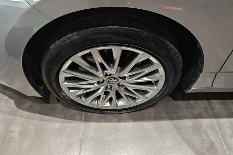 Used Toyota Avalon 2022 Dual-Engine 2.5L XLE Premium Edition
