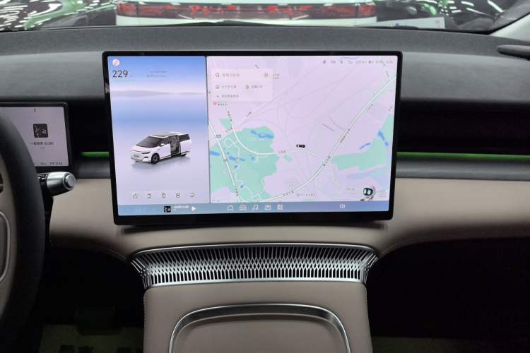 Used XPeng X9 2024 702 Ultra-Long Range Pro
