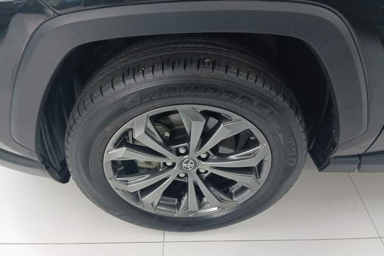 Used Toyota RAV4 2023 2.0L CVT Two-Wheel Drive Fashion Plus Edition
