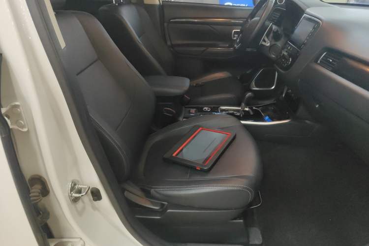 Used Mitsubishi Outlander 2018 2.4L 4x4 Elite Edition 5 Seats