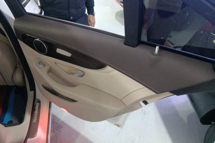 Used Mercedes-Benz C-Class 2016 C 200 L
