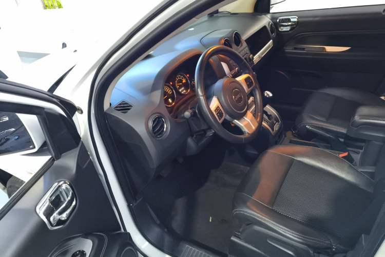 Used  Compass 2014 Revised Version 2.4L Four-Wheel Drive Comfort Edition
