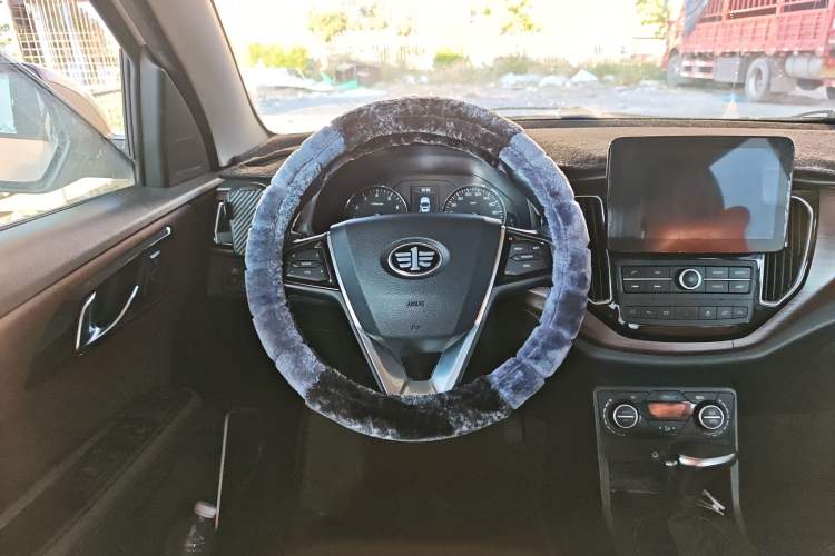 Used FAW Senya R7 2017 1.6L Automatic Smart Version
