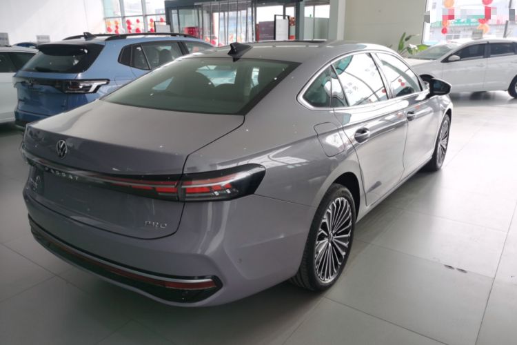 Used Volkswagen Passat 2025 Pro 380TSI Dragon Supreme Edition
