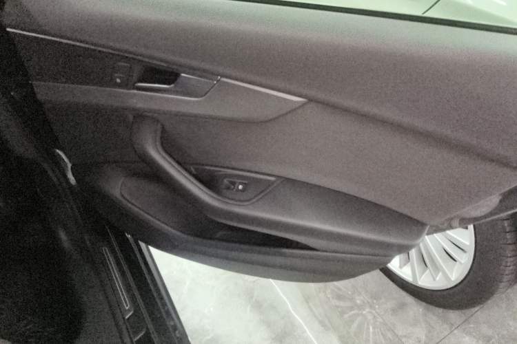 Used Audi A4L 2019 40 TFSI Ambition China VI
