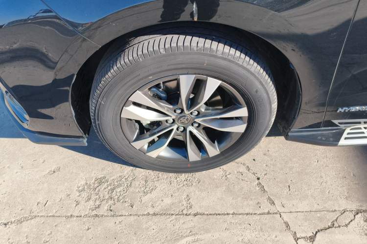 Used Toyota Granvia 2023 2.5L Hybrid Luxury Edition