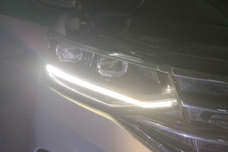 Used Volkswagen Tiguan L 2022 380TSI Automatic All-Wheel Drive R-Line Enhanced Comfort 7-Seater