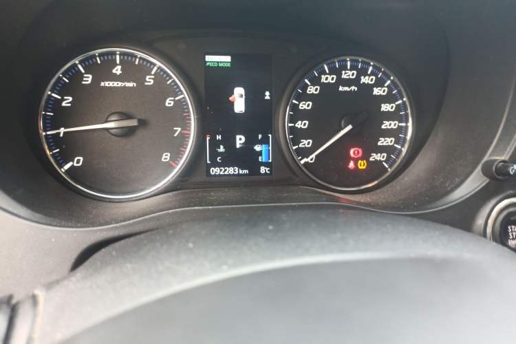 Used Mitsubishi Outlander 2019 2.4L 4x4 Zhi Xiang Edition 7 Seats China V Emission Standard
