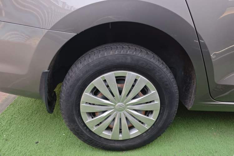 Used Volkswagen Jetta 2015 1.6L Automatic Fashion Model
