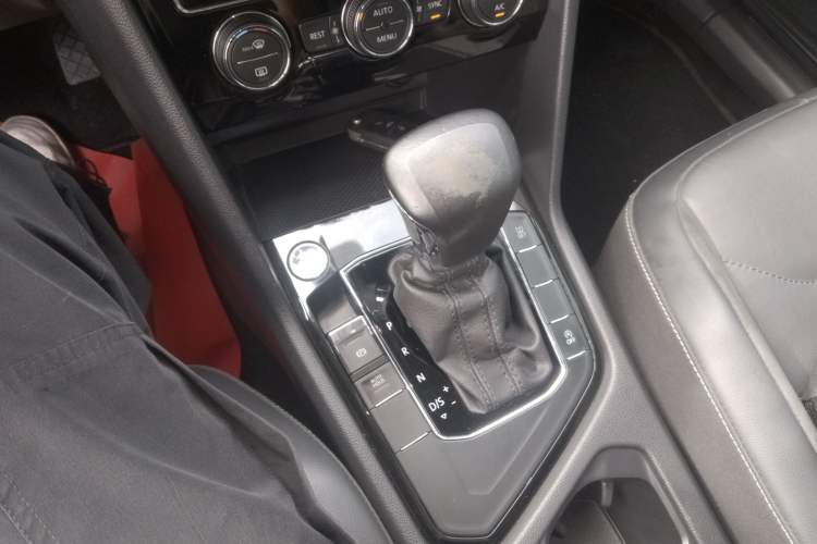 Used Volkswagen Tiguan L 2021 330TSI Automatic Two-Wheel Drive Smart Edition
