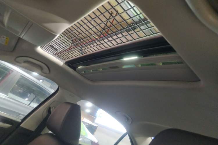 Used Volkswagen Sagitar 2017 230TSI Automatic Comfort Version
