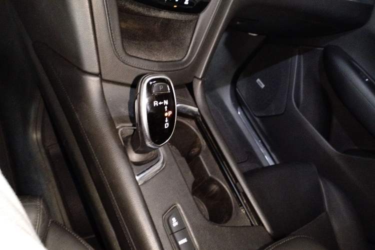 Used Cadillac XT5 2016 25T Luxury Model
