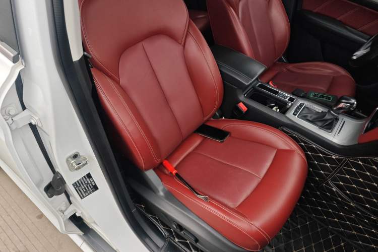 Used Roewe RX5 2016 30T Four-Wheel Drive Automatic Internet Smart Luxury Edition
