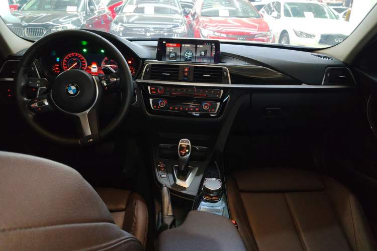 Used BMW 3 Series 2018 320Li Leading Model M Sport Package
